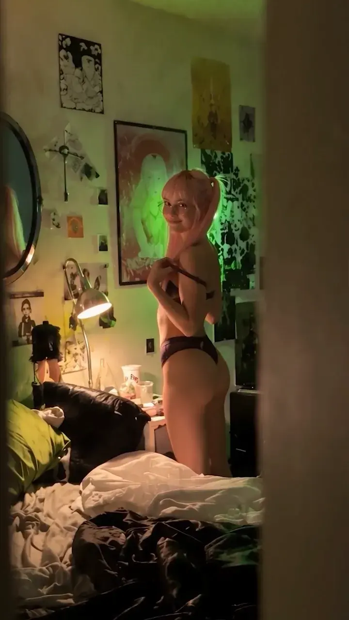 My Roommates are Thirsty! episode 1 still